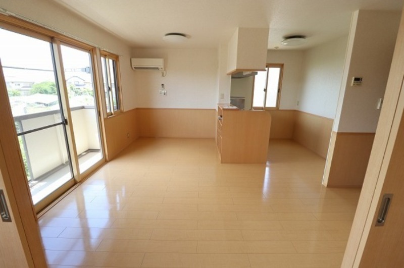 居室・リビング　図面と現状に相違がある場合には現状を優先