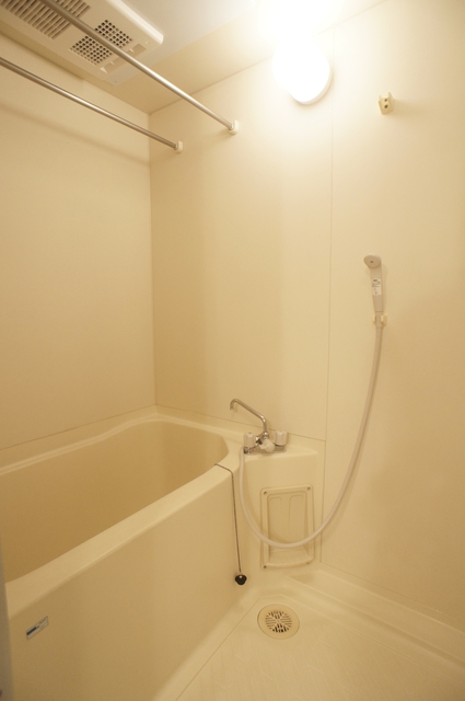 バス・シャワールーム　バストイレ別なので、ゆったり癒しのバスタイムを満喫できます♪