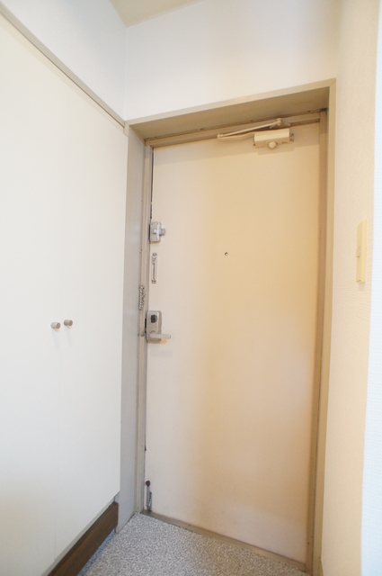 玄関　下駄箱付なので、玄関はいつでもスッキリ片付きますね☆