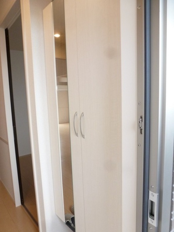 玄関　図面と現状に相違がある場合には現状を優先