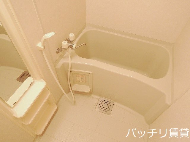 バス・シャワールーム　※同型タイプの為現状優先