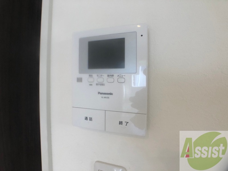 セキュリティ　ＴＶモニター付インターホンです。来客者の顔が見えるので安心！