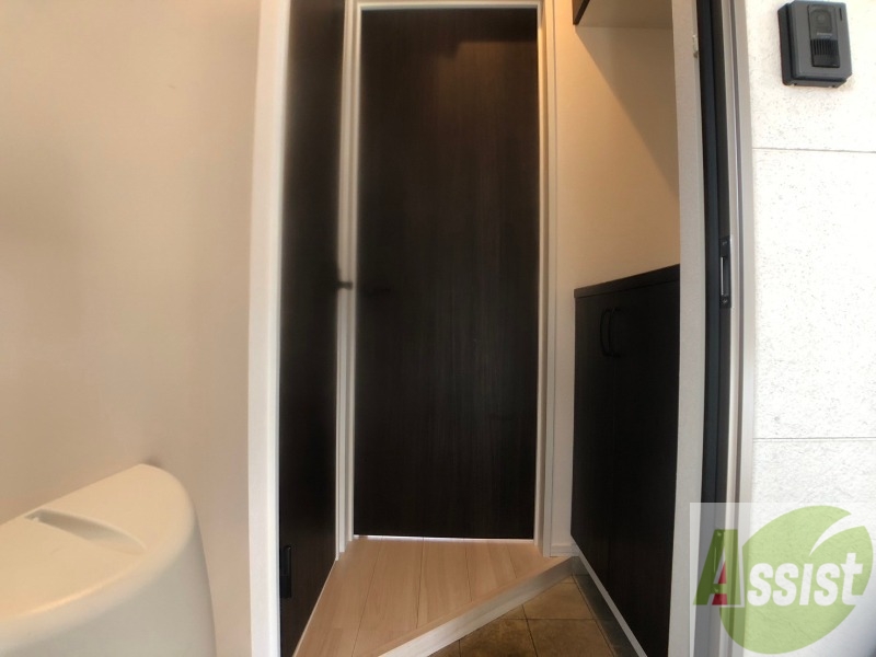 玄関　玄関の様子です。明るい印象ですね。気分もあがりそう。