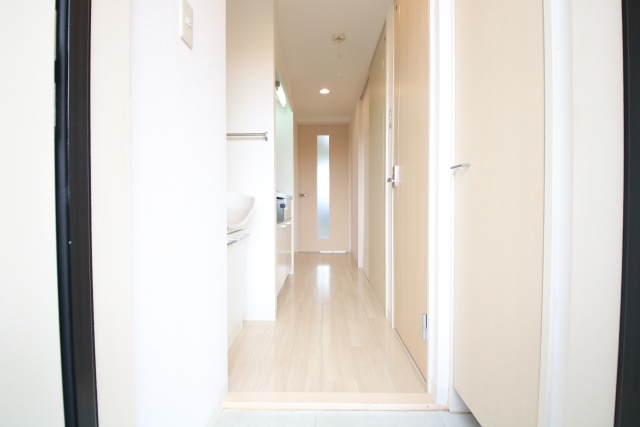 玄関　※別室の参考写真の為、現況優先です。