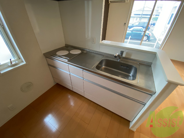 キッチン　綺麗なキッチンで料理好きの方も嬉しいですね。