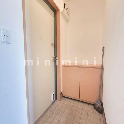 玄関　※写真は類似物件のものです。現状優先