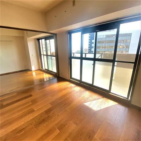 居室・リビング　室内