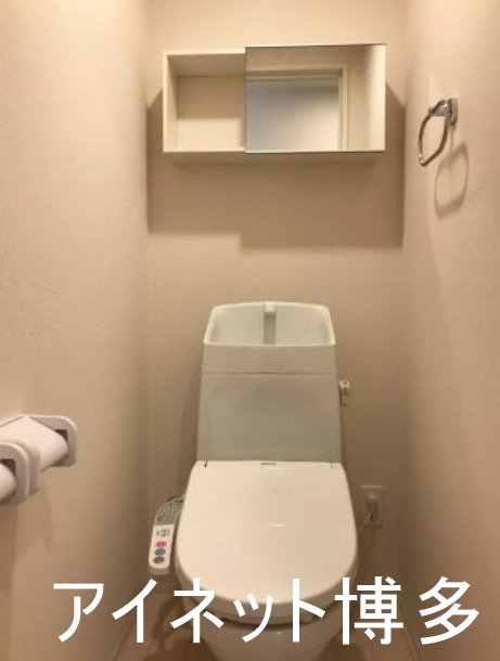 トイレ　もちろんウォシュレット付きです