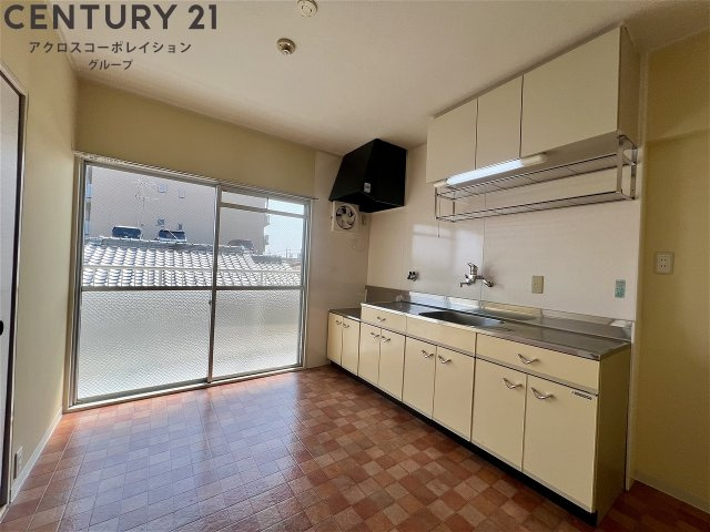 居室・リビング　角部屋住戸で過ごしやすく、おすすめです。