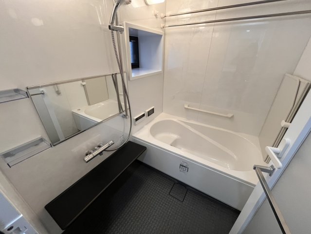 バス・シャワールーム　TV・ミストサウナ付きの広々したお風呂です