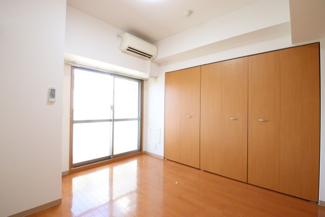 居室・リビング　※別号室のお写真のため現況優先