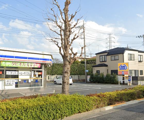 コンビニ　ミニストップ（コンビニ）まで1111m