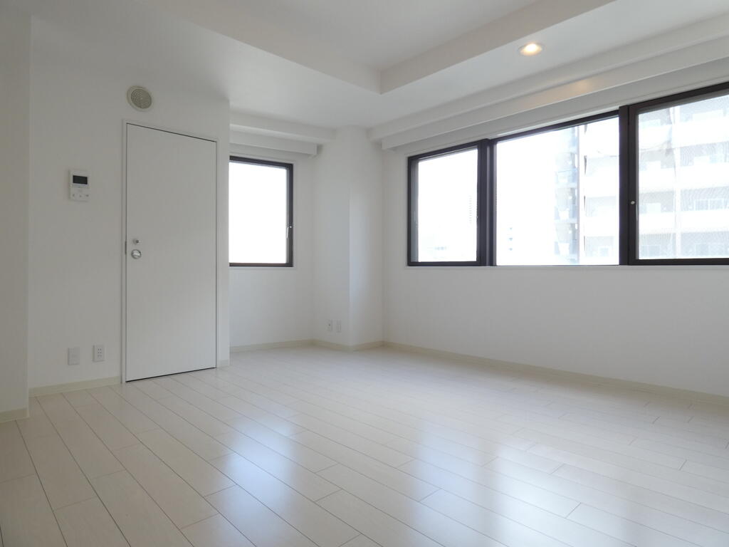 居室・リビング　内観1