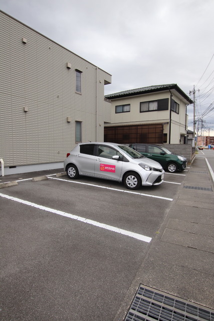 駐車場　敷地内駐車場