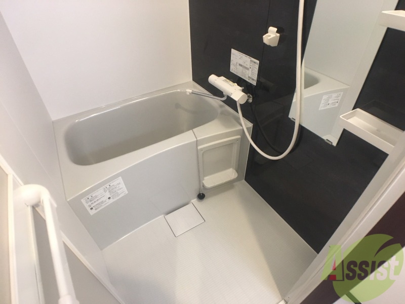 バス・シャワールーム　お風呂になります。一日の疲れを癒してくださいね。