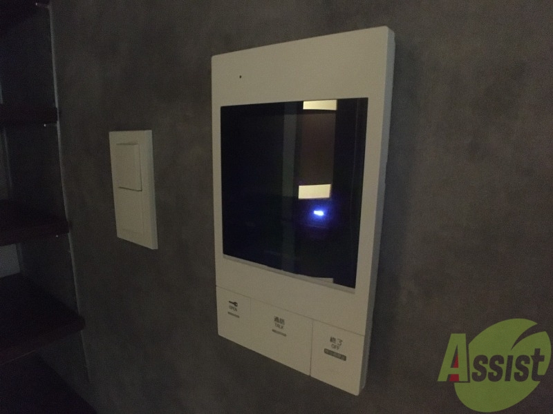 セキュリティ　ＴＶモニター付インターホンです。来客者の顔が見えるので安心！