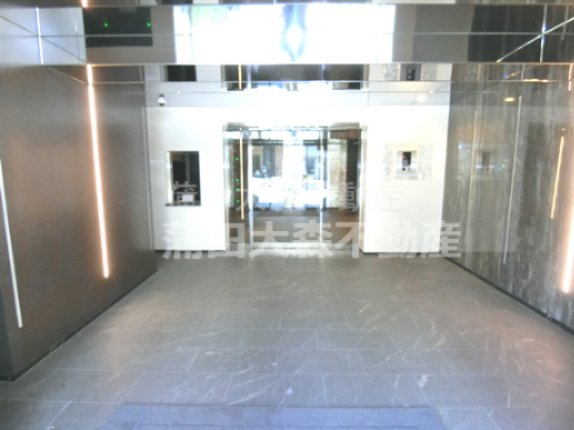 エントランス　防犯カメラTVモニター付オートロック宅配BOXメールBOX管