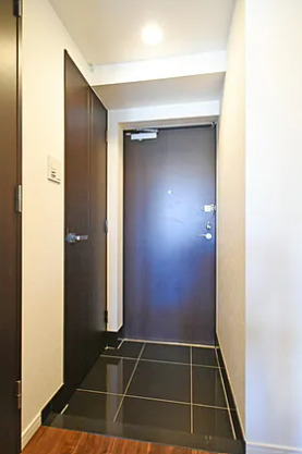 玄関　※別部屋の参考写真です。