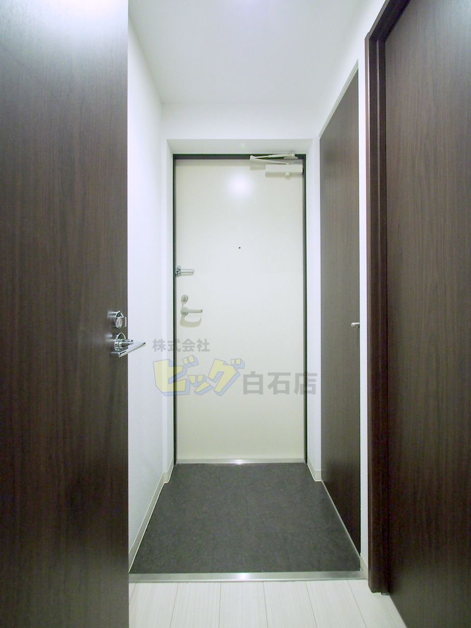 玄関　広々玄関です♪