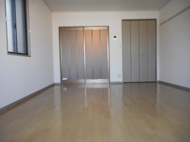 居室・リビング　洋室１０帖※同タイプ参考写真