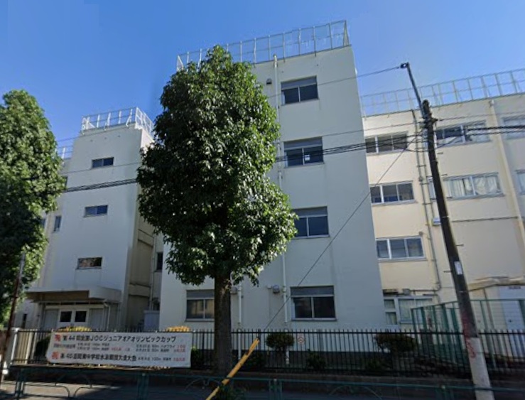 中学校　世田谷区立太子堂中学校（中学校）まで891m