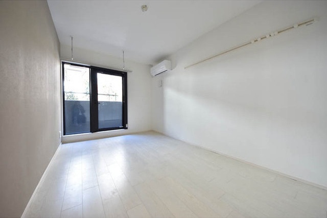 居室・リビング　■24時間換気システム■２面採光■ダウンライト■室内物干機