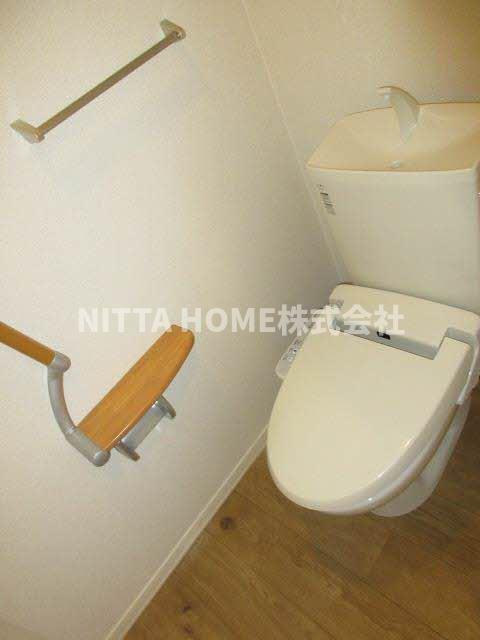 トイレ　暖房洗浄便座付きのトイレになります◇