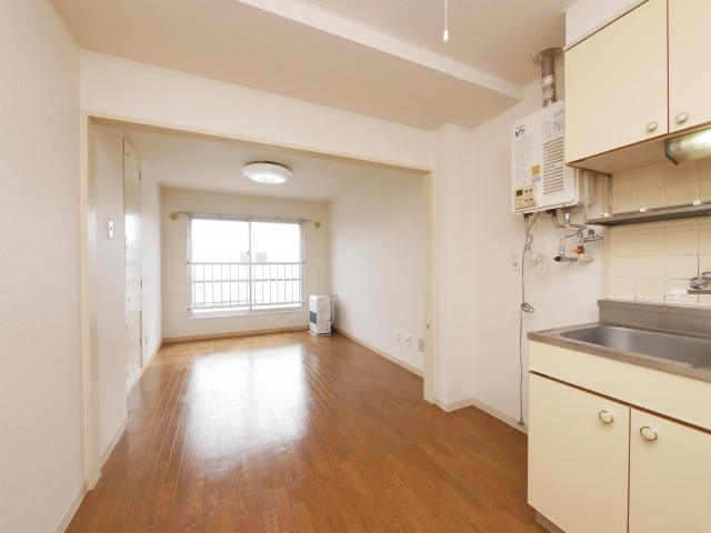 居室・リビング　こちらのリビングで趣味の時間をお楽しみください