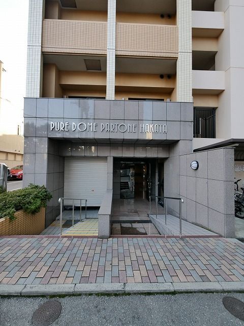 エントランス　建物外観