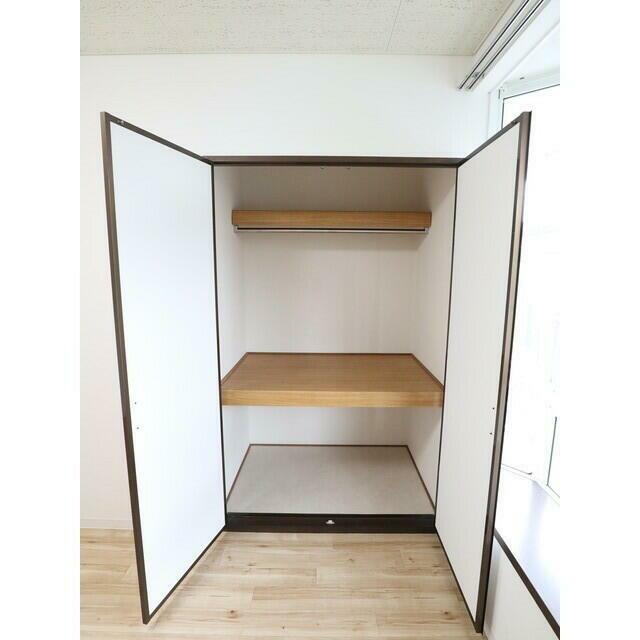 収納　パイプハンガー付です！