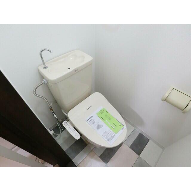 トイレ　温水洗浄暖房便座設置しました☆