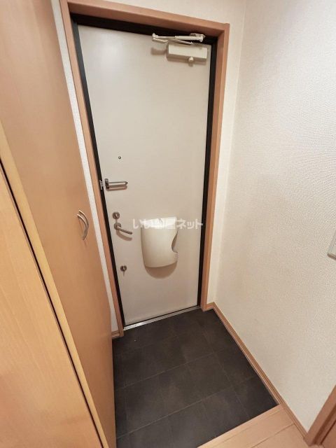 ルーナ西大寺の玄関写真