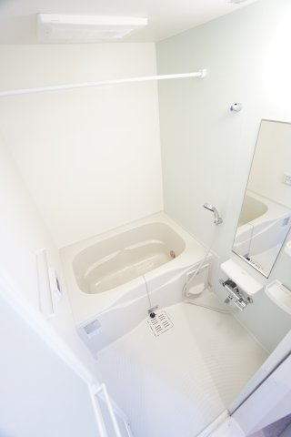 バス・シャワールーム　※同物件・反転タイプの写真です。