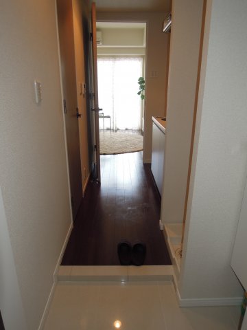 玄関　※参考写真