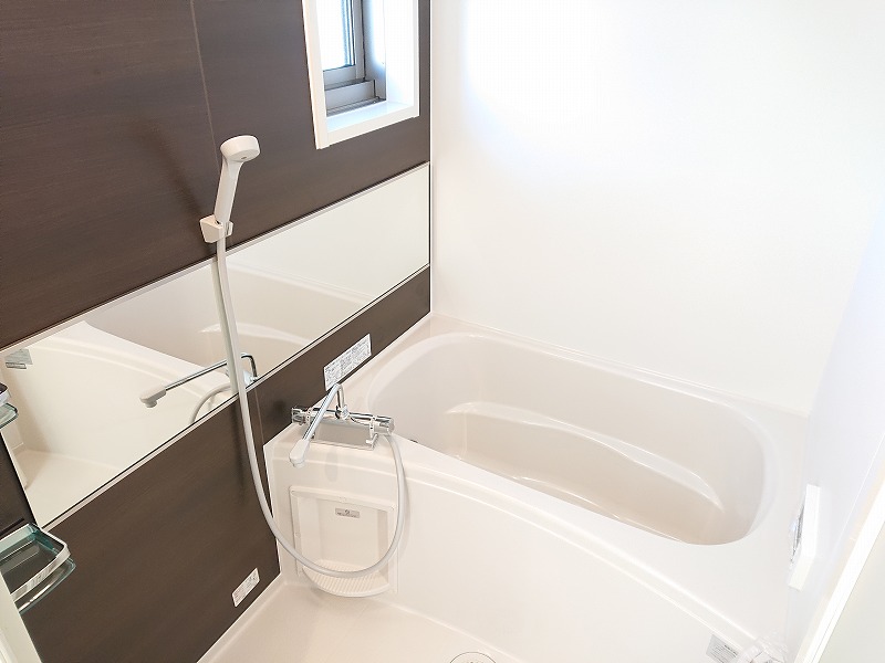 バス・シャワールーム　バスルームは浴室乾燥機・追焚付