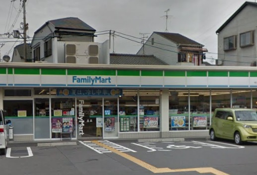 コンビニ　ファミリーマート（コンビニ）まで327m