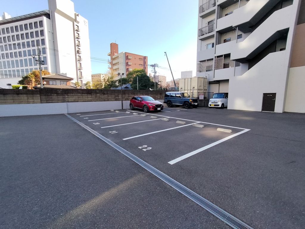 駐車場　駐車場