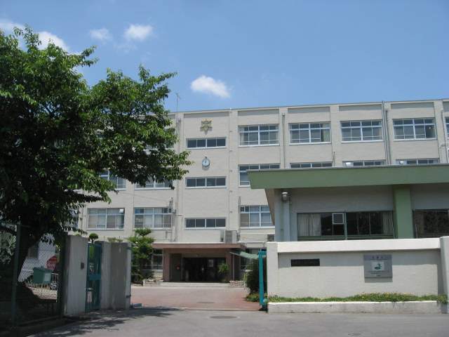 中学校　高槻市立第七中学校（中学校）まで5337m