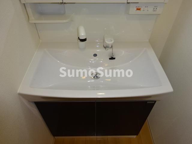 洗面設備　コンパクトで使いやすい洗面所