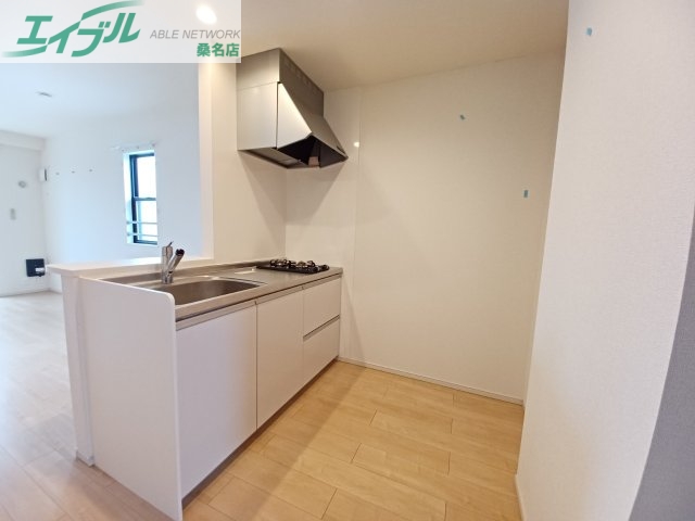 キッチン　同物件別室反転写真
