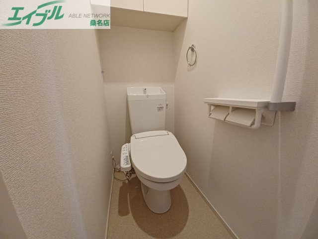 トイレ　同物件別室反転写真