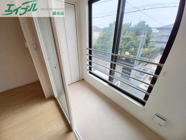 バルコニー　同物件別室反転写真