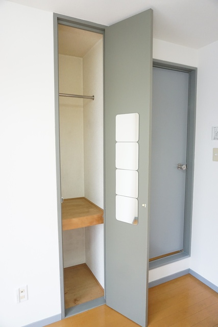 収納　埋め込みタイプなので、お部屋をすっきり見せることができます。