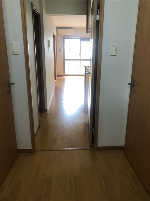 玄関　044-299-8985までお気軽にお電話下さい