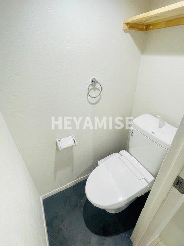 トイレ　※同間取り・同色の別の階のお部屋の写真です※