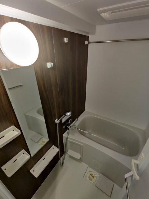バス・シャワールーム　※同タイプの別のお部屋です。