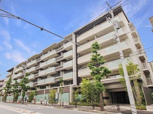 建物外観　オートロック完備