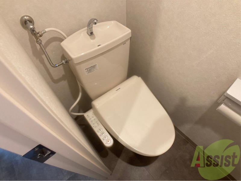 トイレ　ウォシュレット機能がついたトイレ。安心して使用できますね。