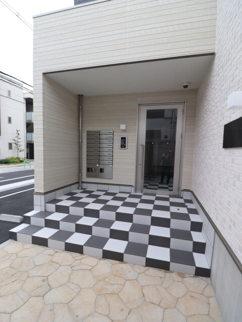 エントランス　オートロック付きで安心です