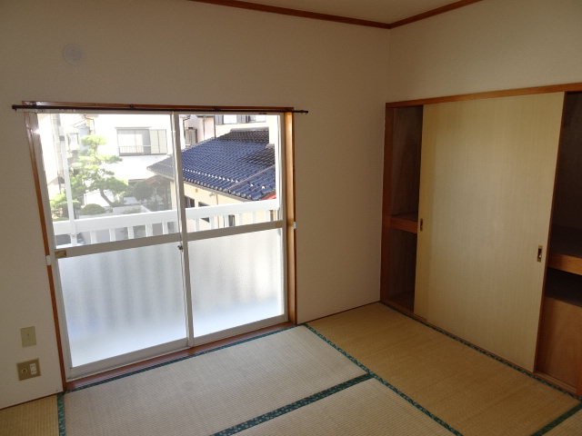 収納　2F居室バルコニー側